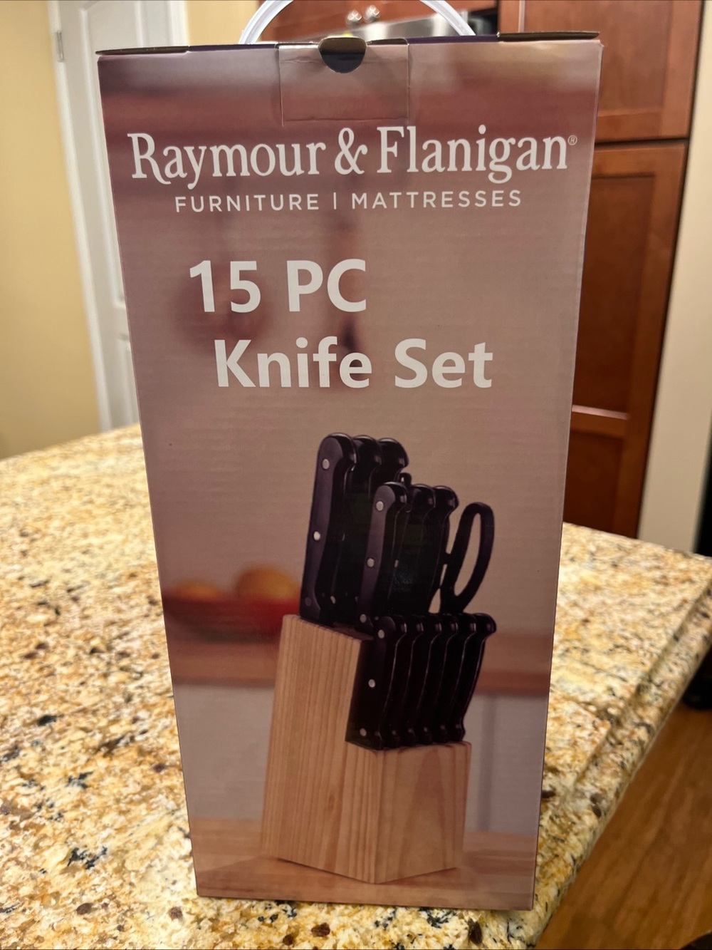 Raymour and Flanigan 15-Piece Knife Set with Black Handles and Block New